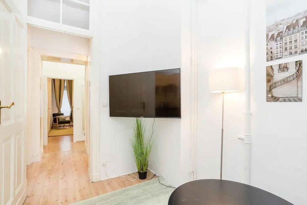 Newly Furnished Apartment For Up To 6 People Berlin Kültér fotó